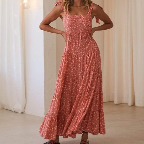 Kivari Strappy Maxi Dress Pink Floral